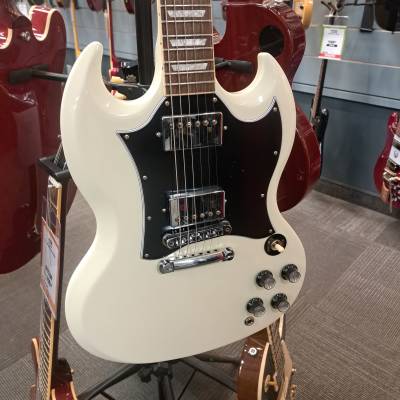 Gibson SG Standard Electric Guitar With Softshell Case - Classic